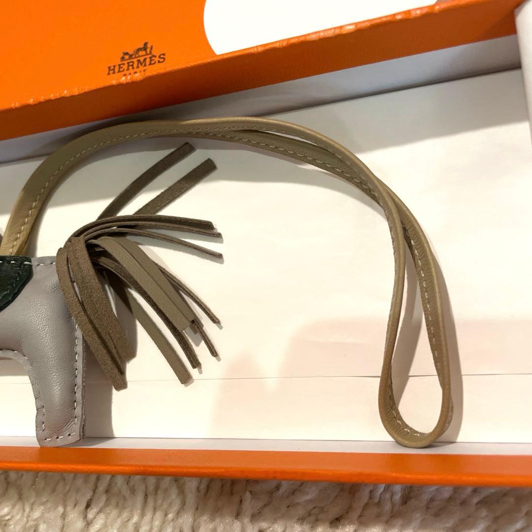 HERMESエルメス　ロデオPM アースカラーチャーム　ブルーグラシエトレンチ