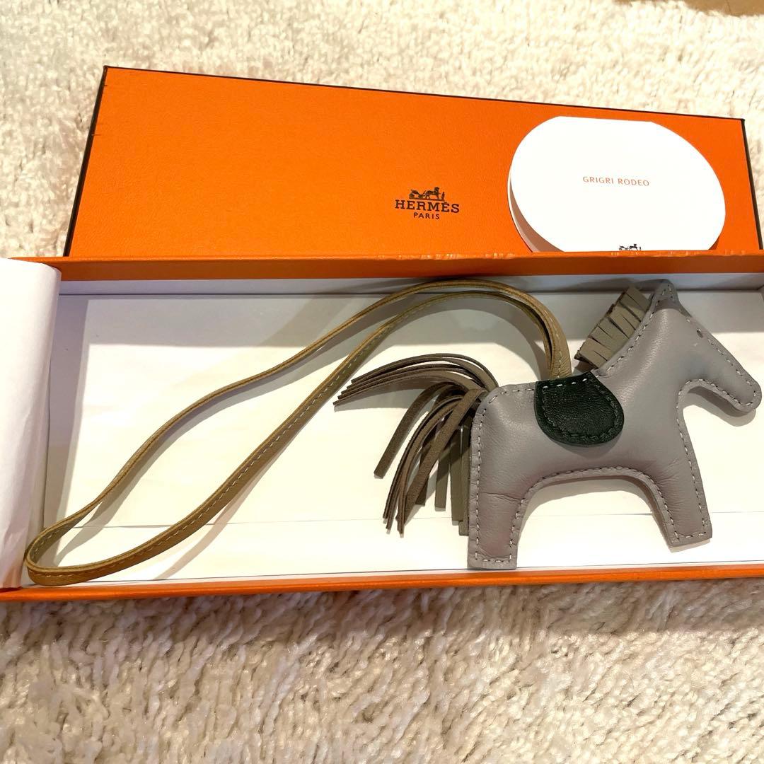 HERMESエルメス　ロデオPM アースカラーチャーム　ブルーグラシエトレンチ