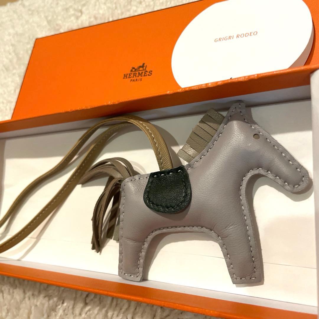 HERMESエルメス　ロデオPM アースカラーチャーム　ブルーグラシエトレンチ