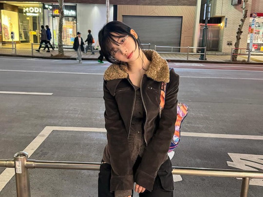 トップス CERRIC WRINKLE OFF SHOULDER TOP / BROWN