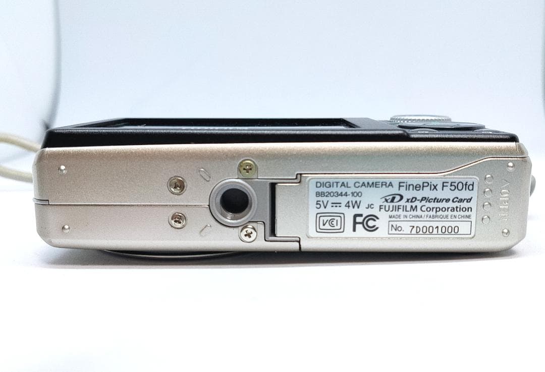 FUJIFILM FinePix F50fd 12Mピクセル デジカメ　完動
