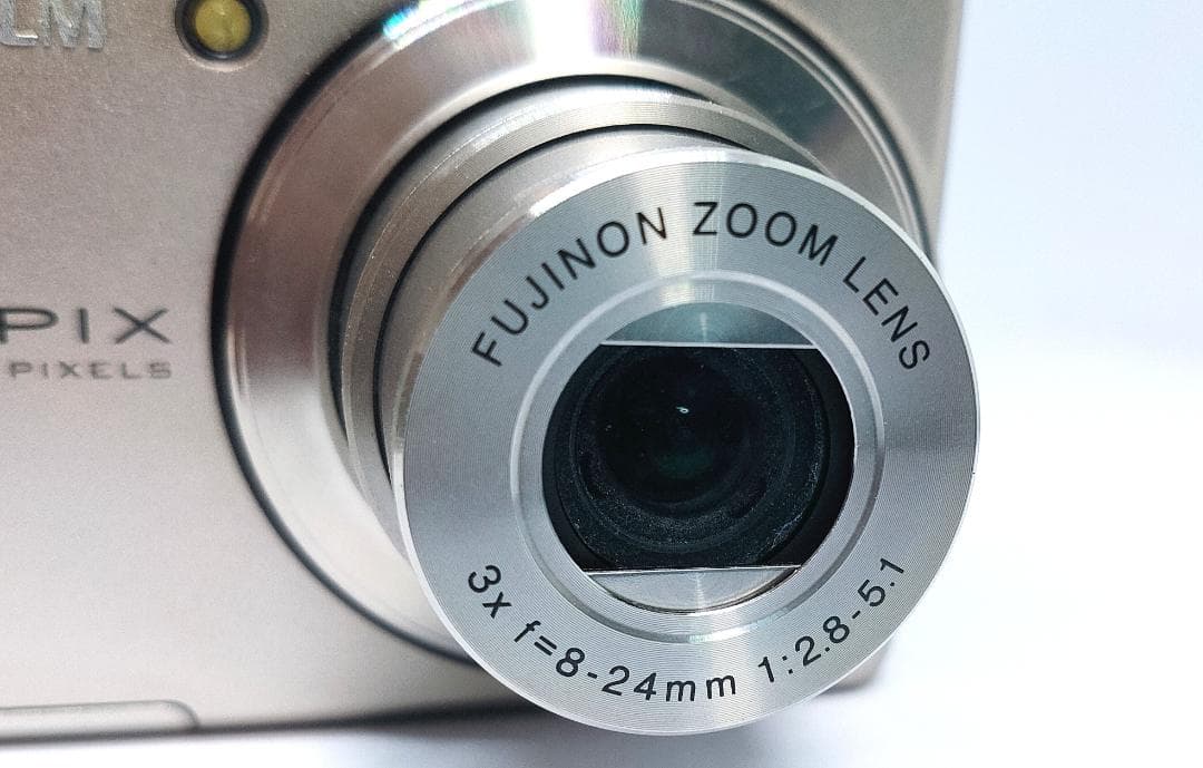 FUJIFILM FinePix F50fd 12Mピクセル デジカメ　完動