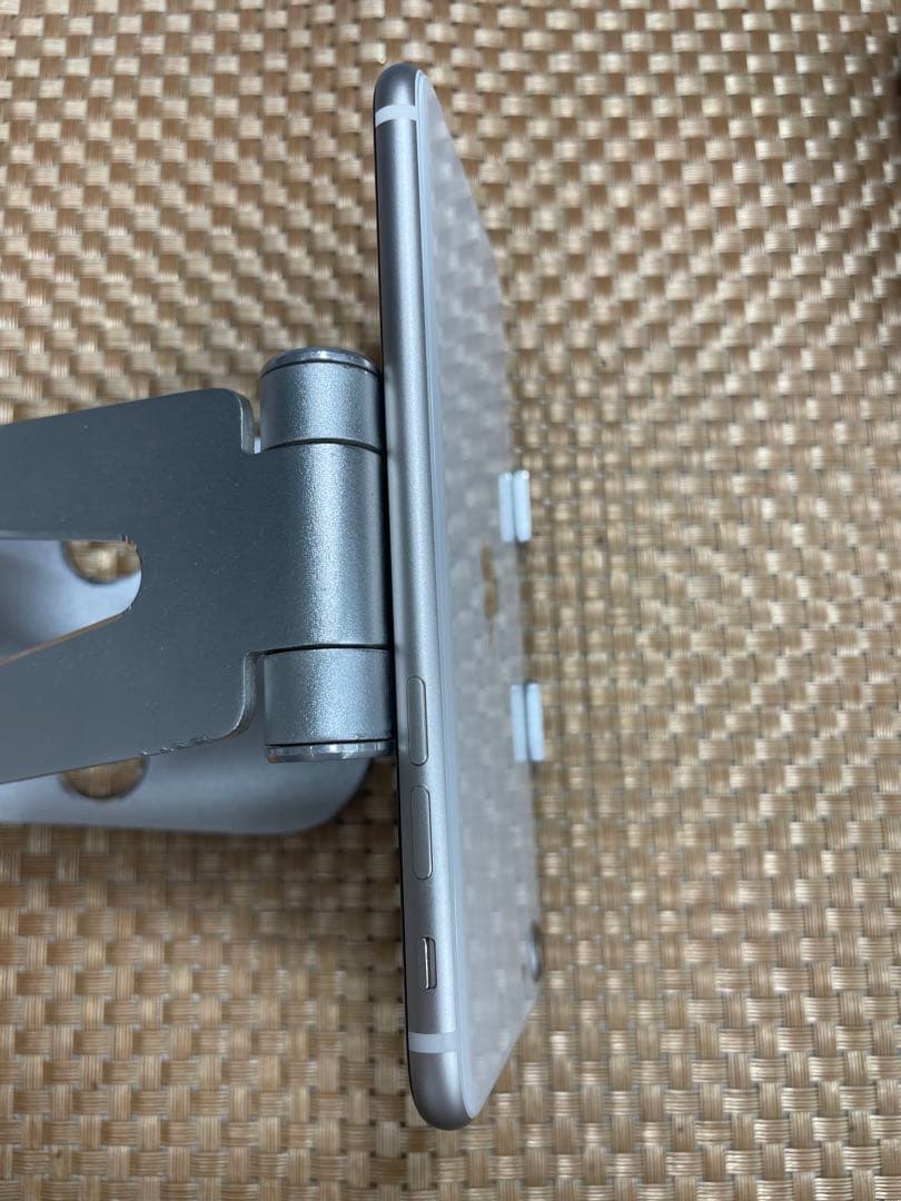 iPhone SE 第3世代 64GBスターライトSIMフリー【6813】