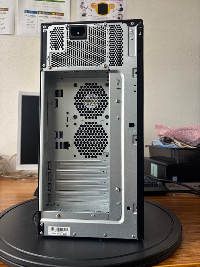 Fujitsu PRIMERGY TX1310 M3 PC サーバー　SSD装着