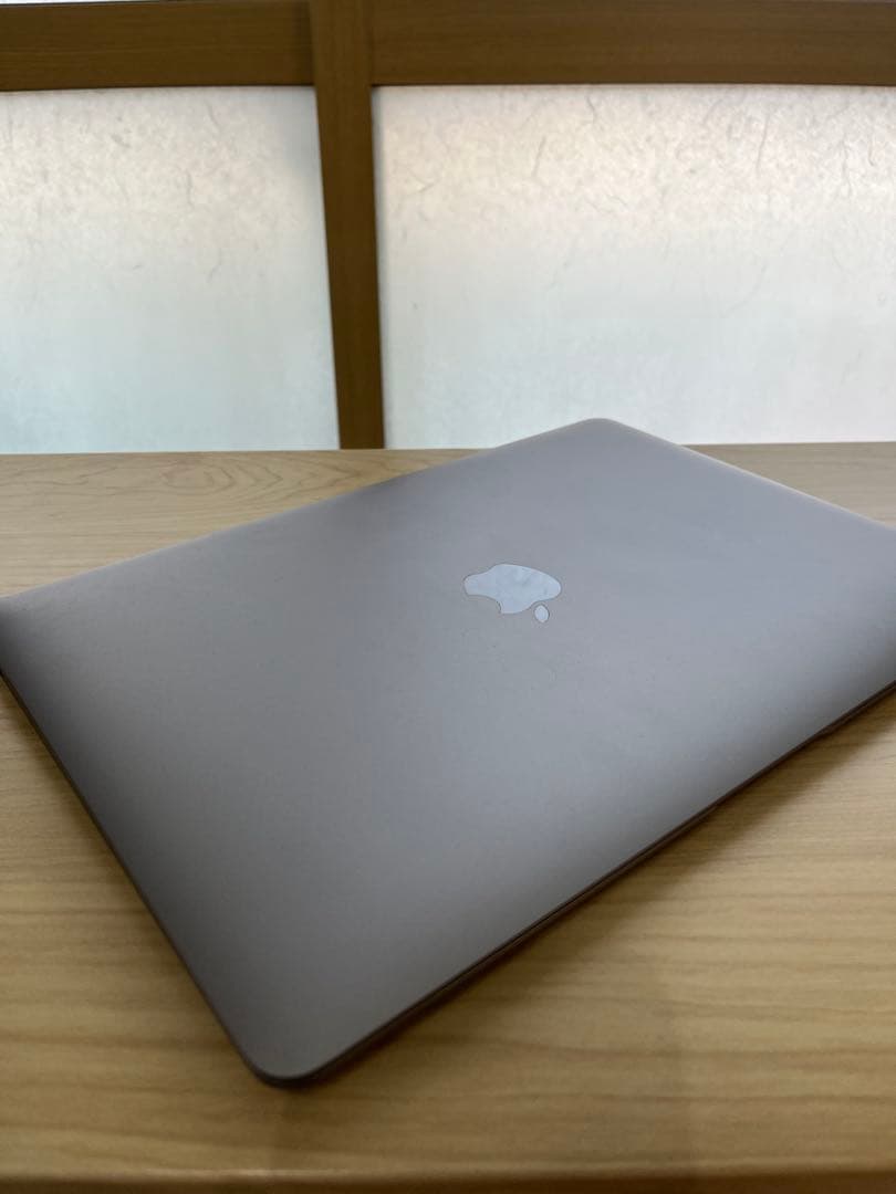 MacBookAir2020 Retina13 i3 8GB バッテリー100%
