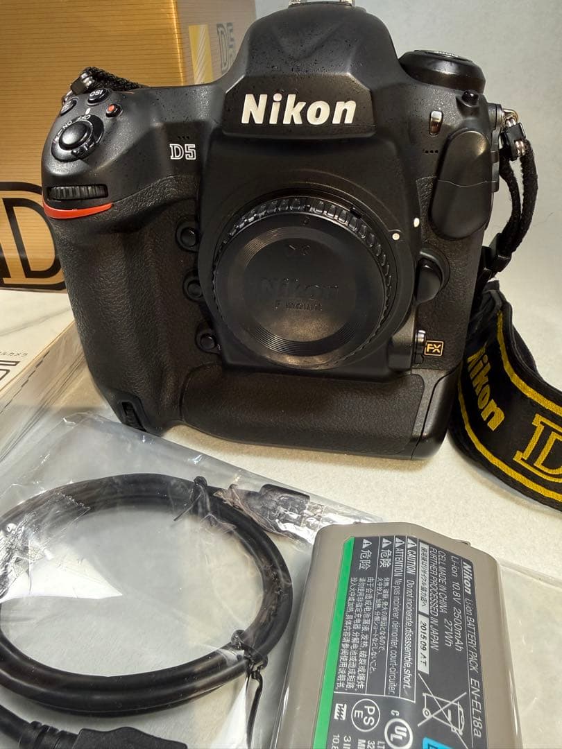 Nikon ニコン D5 XQD-Type ボディ カメラ中古品　動作良好です。