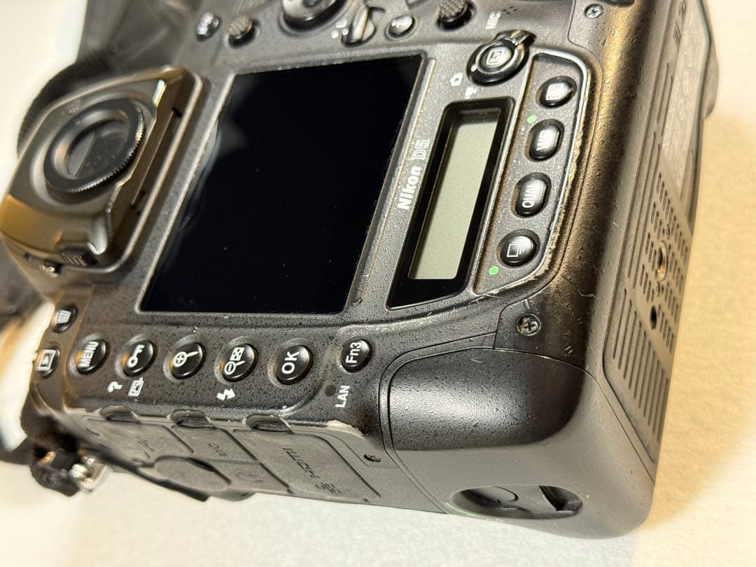 Nikon ニコン D5 XQD-Type ボディ カメラ中古品　動作良好です。