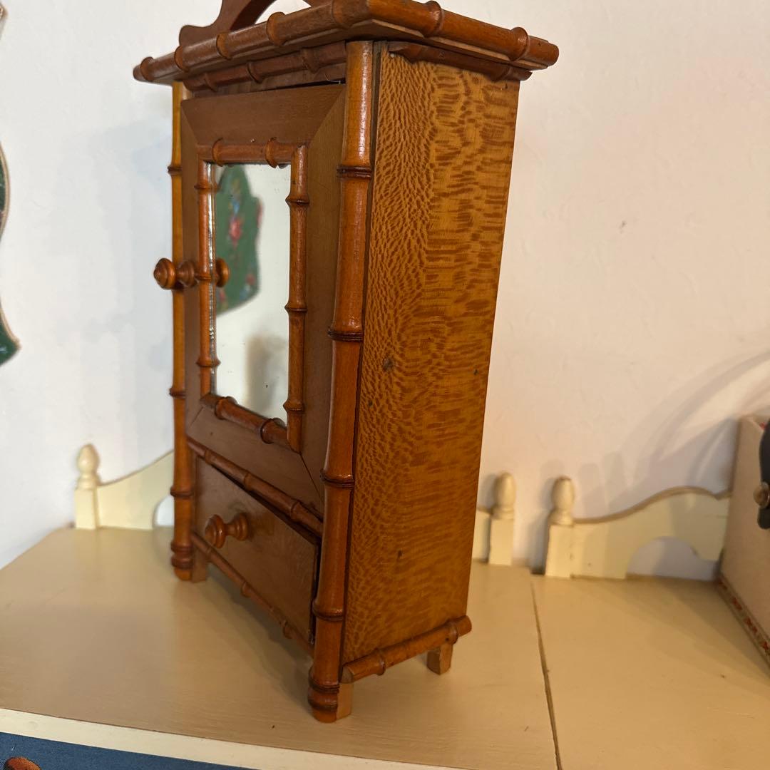 フランスアンティーク 　バンブー 木製ドールキャビネット