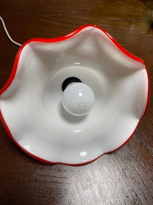 アンティーク　フリル乳白色ランプシェード　電気傘