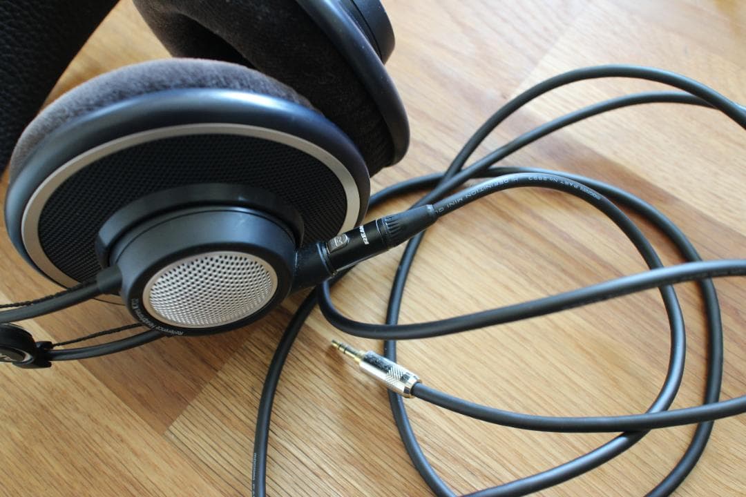 ヘッドホン AKG K702