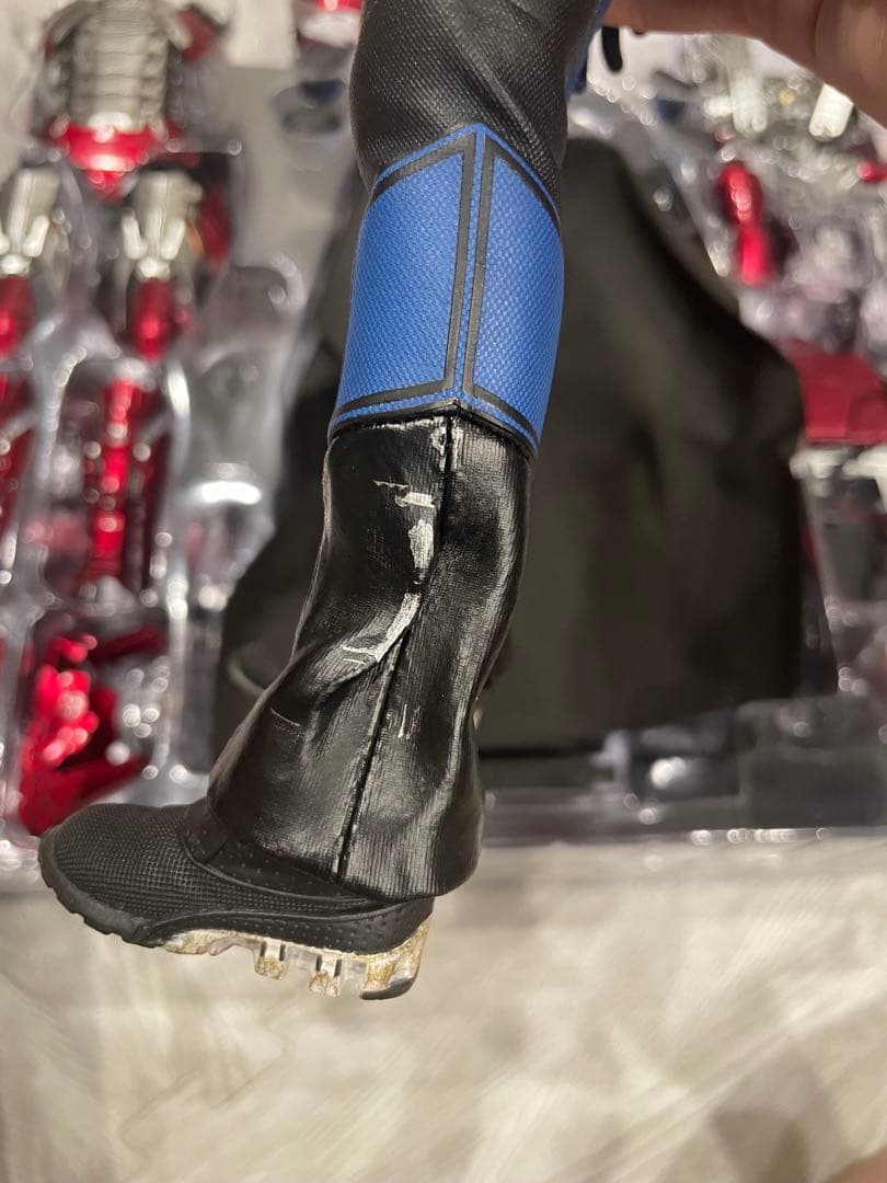 アイアンマン2 トニー・スターク スーツアップ　ホットトイズ