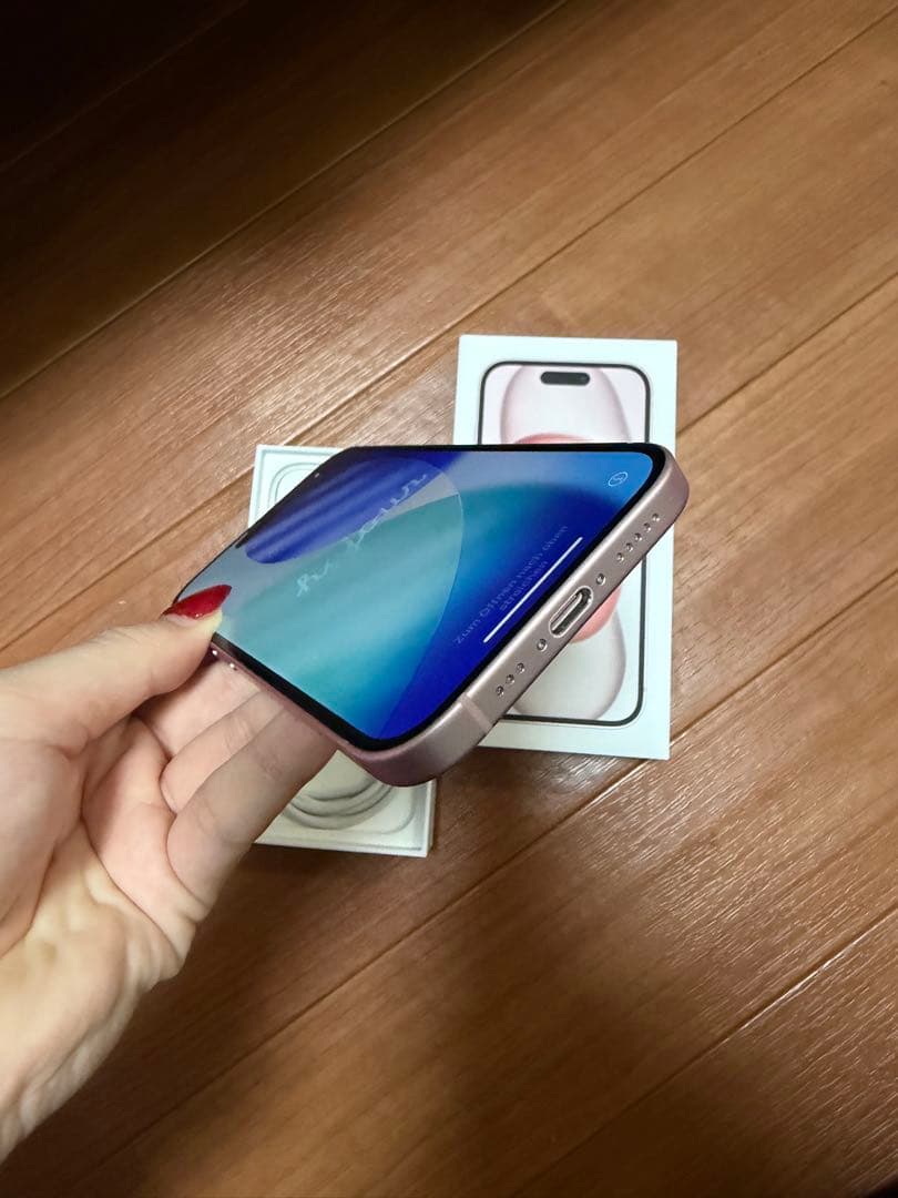 iPhone 15 256GB ピンク 充電容量100%