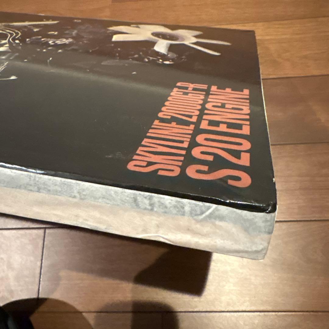 ニッサン　スカイラインGT-R エンジンパネルとおまけ