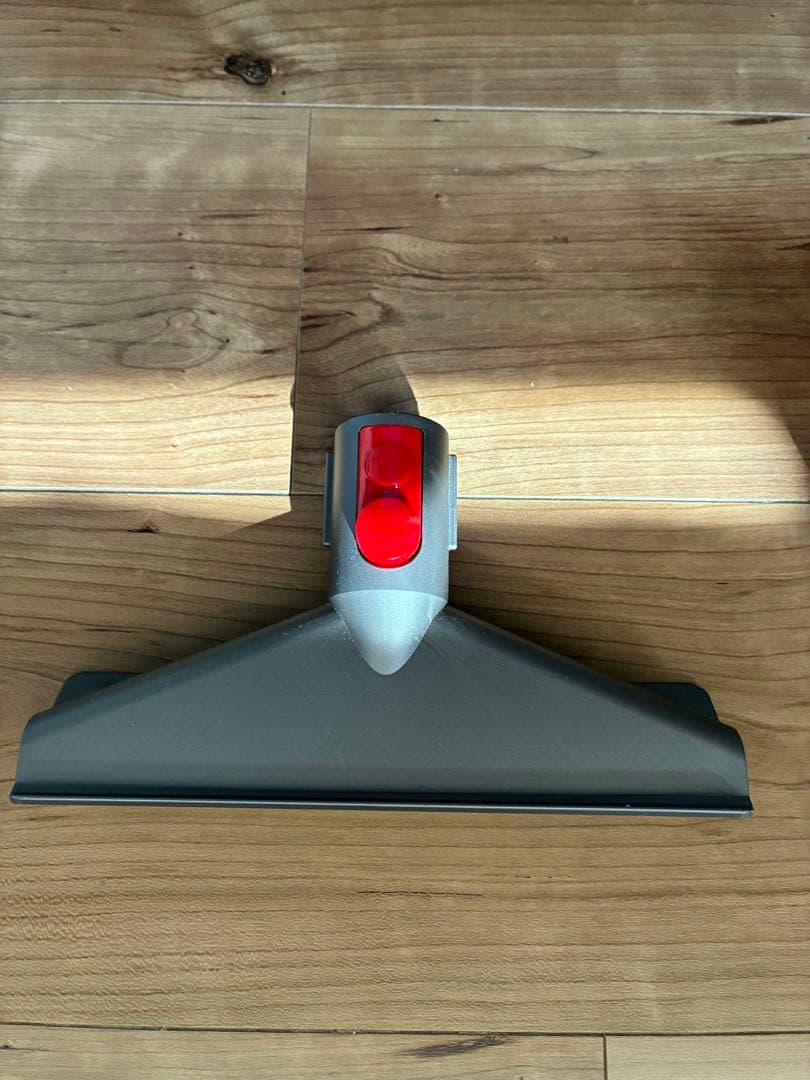 【ジャンク品】Dyson V8 slim fluffy 本体 各種ノズル付き