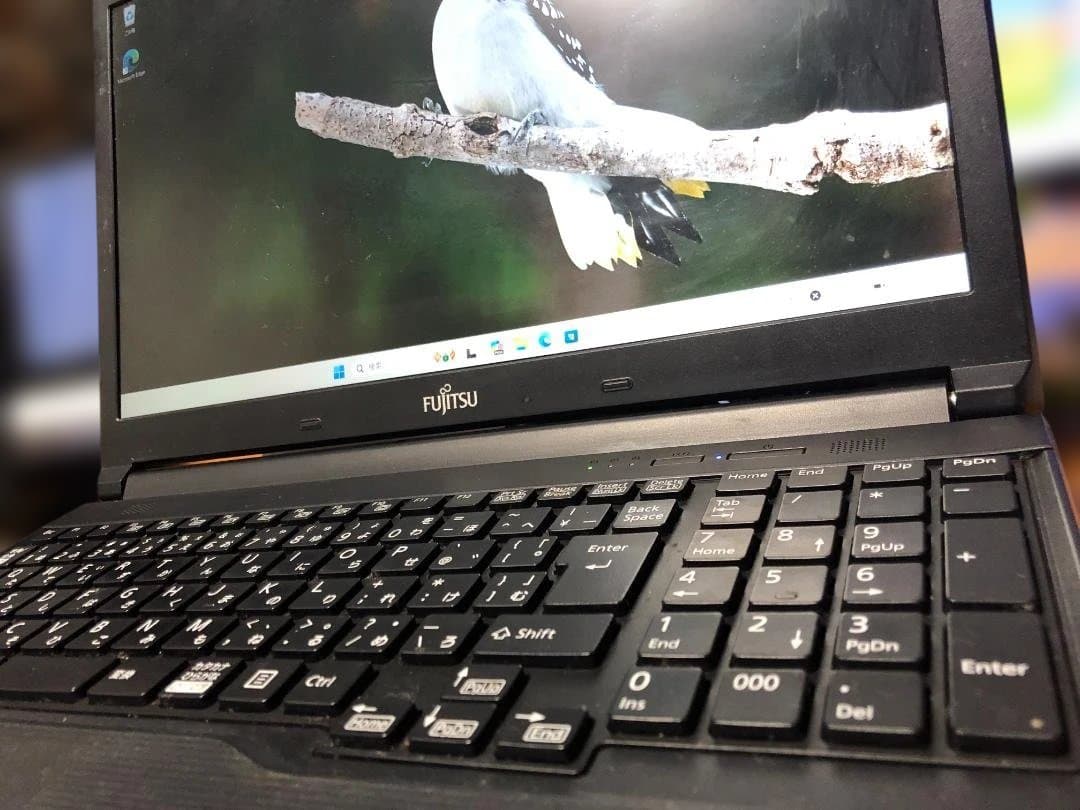 LIFEBOOK A576/Ｐ Corei5 8GBSSD128GB Win11