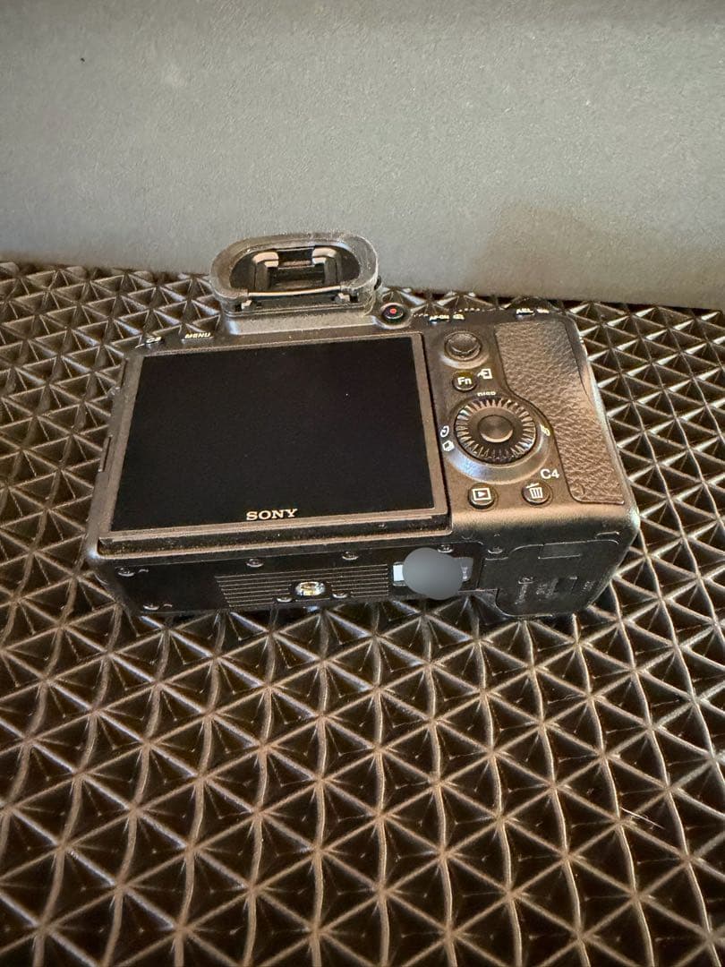 極少シャッター約1650回SONYα7IIIフルサイズミラーレス美品 おまけ付