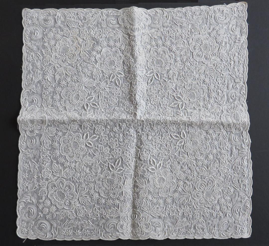 未使用　スワトウ刺繍ハンカチ1　汕頭　ヴィンテージ