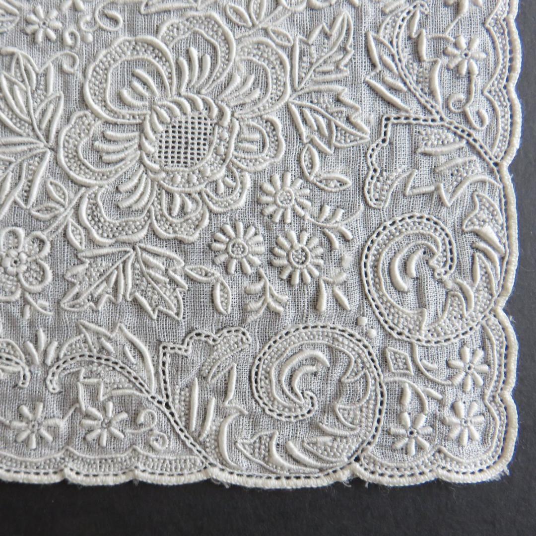 未使用　スワトウ刺繍ハンカチ1　汕頭　ヴィンテージ