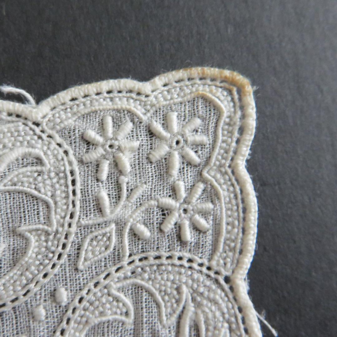 未使用　スワトウ刺繍ハンカチ1　汕頭　ヴィンテージ