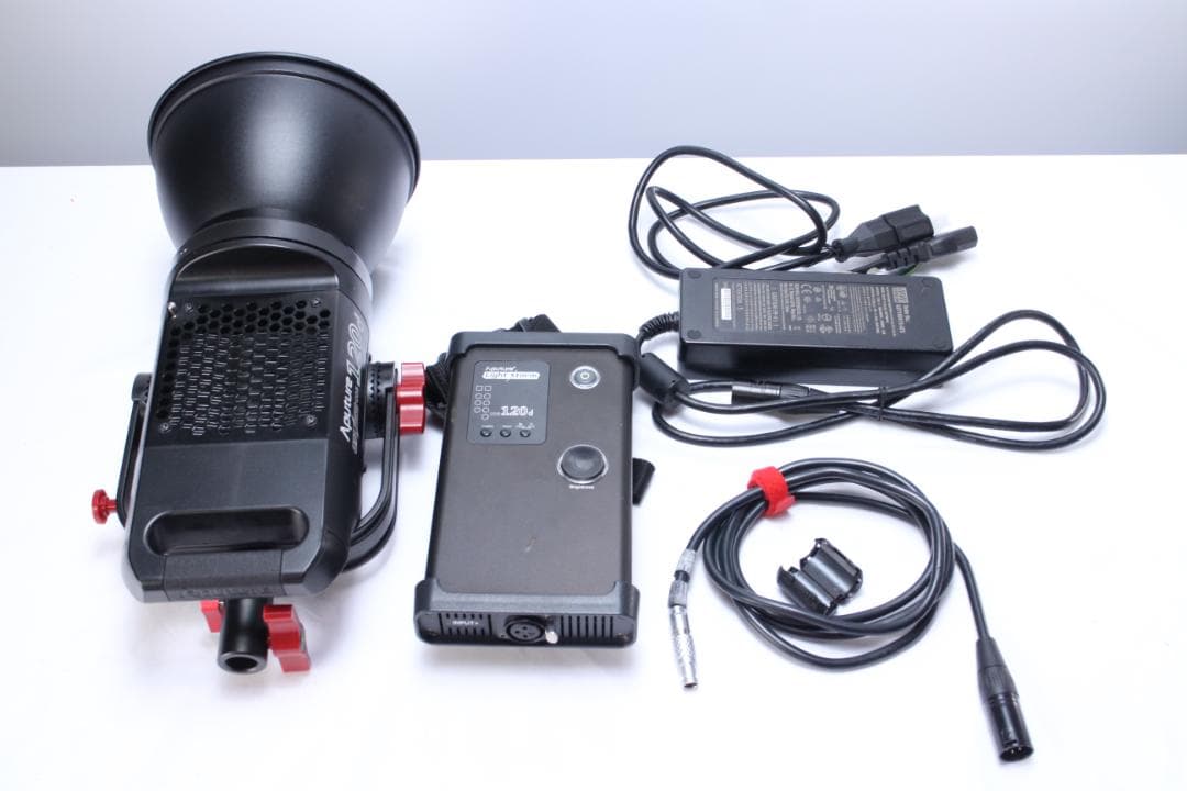 Aputure Light Storm COB 120d 定常光 ビデオライト