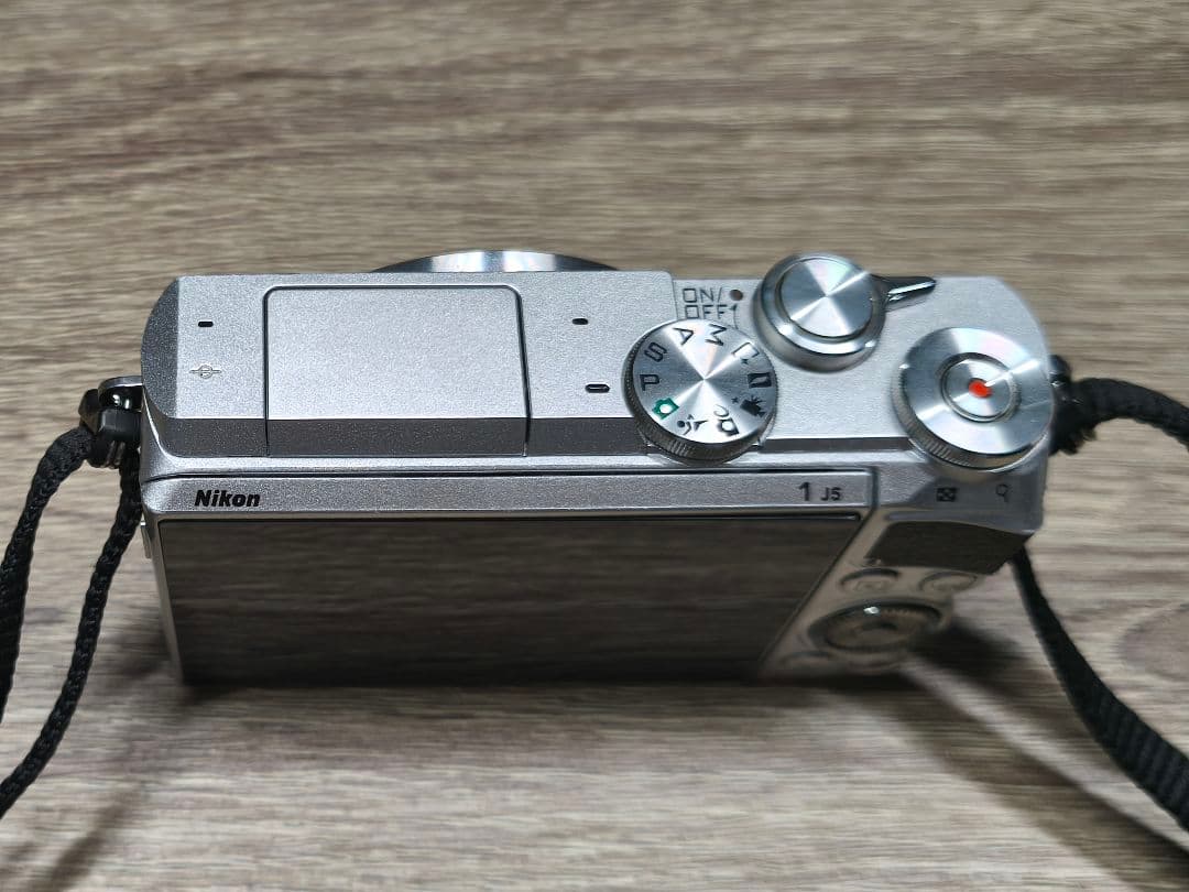 Nikon 1 J5 ミラーレス一眼　ダブルレンズキット