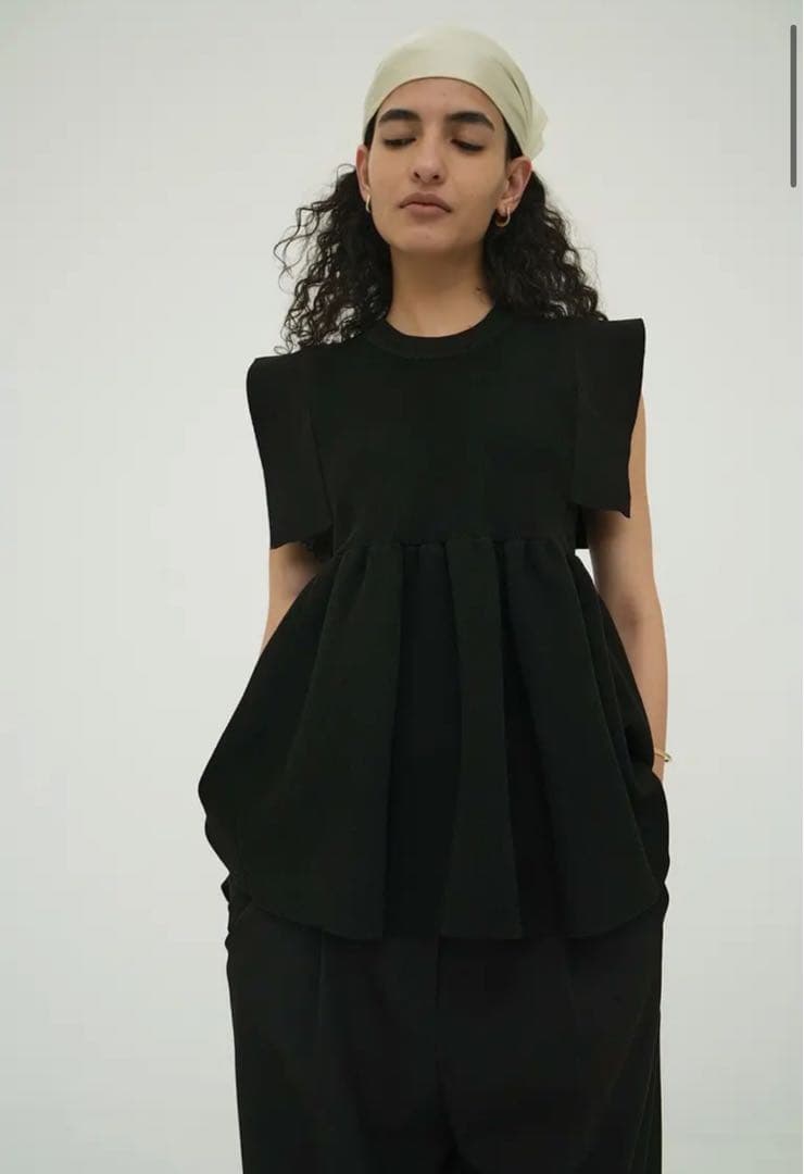 【タグ付き新品未使用】SQUARE SLEEVE GATHER KNITTOPS