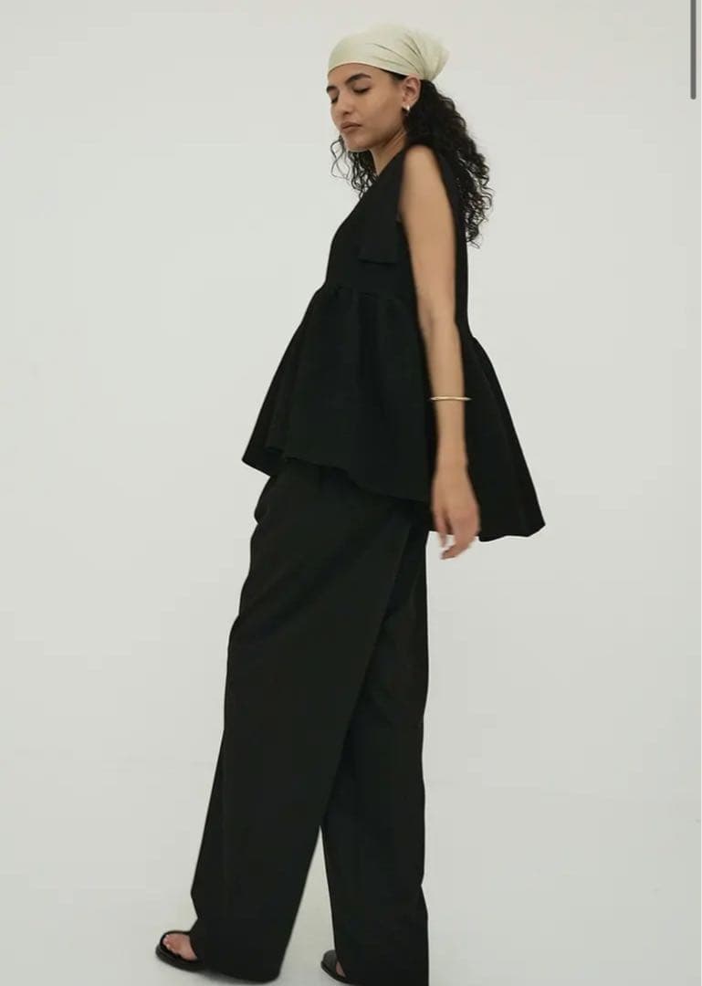 【タグ付き新品未使用】SQUARE SLEEVE GATHER KNITTOPS