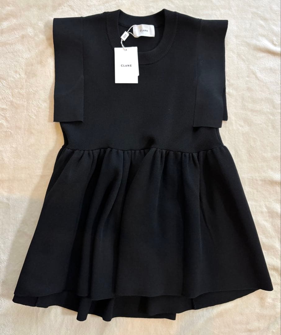 【タグ付き新品未使用】SQUARE SLEEVE GATHER KNITTOPS