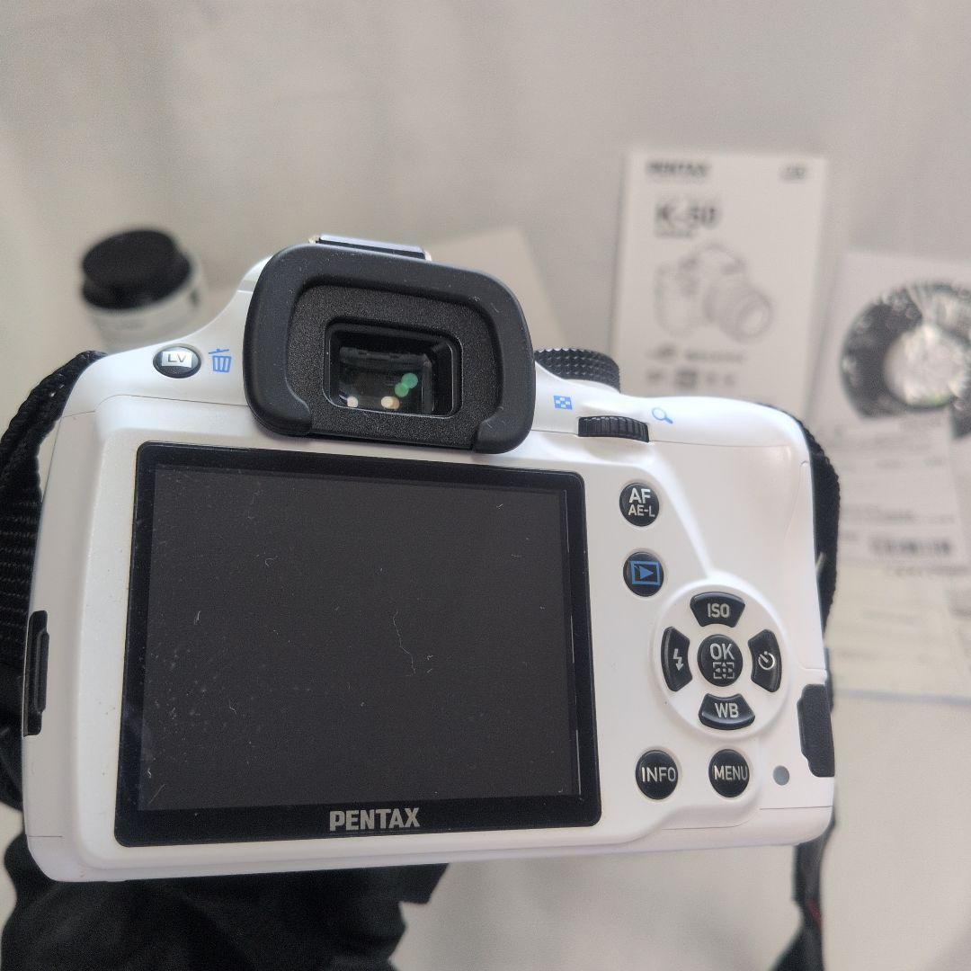 D*7様 デジタル一眼レフカメラ　ペンタックス K50 ホワイト レンズ付き 1