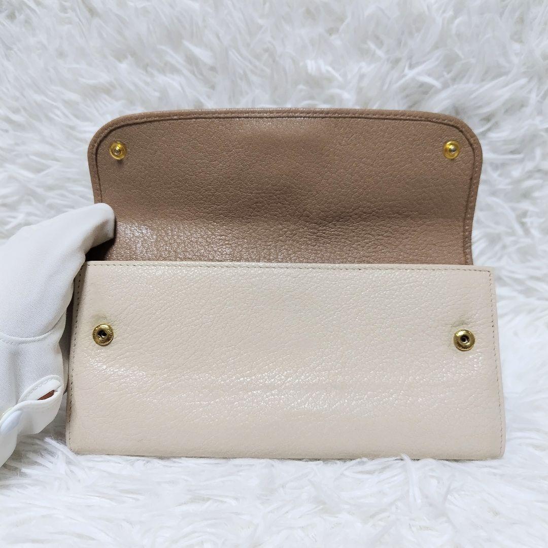 レア美品✨ミュウミュウ◇パスケース付きバイカラーフラップ長財布　りぼんベージュ系