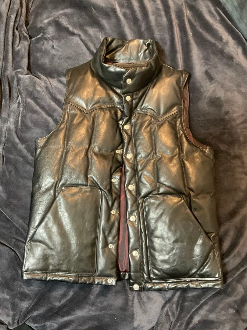 BACKBONE(バックボーン) レザー　ダウンベスト