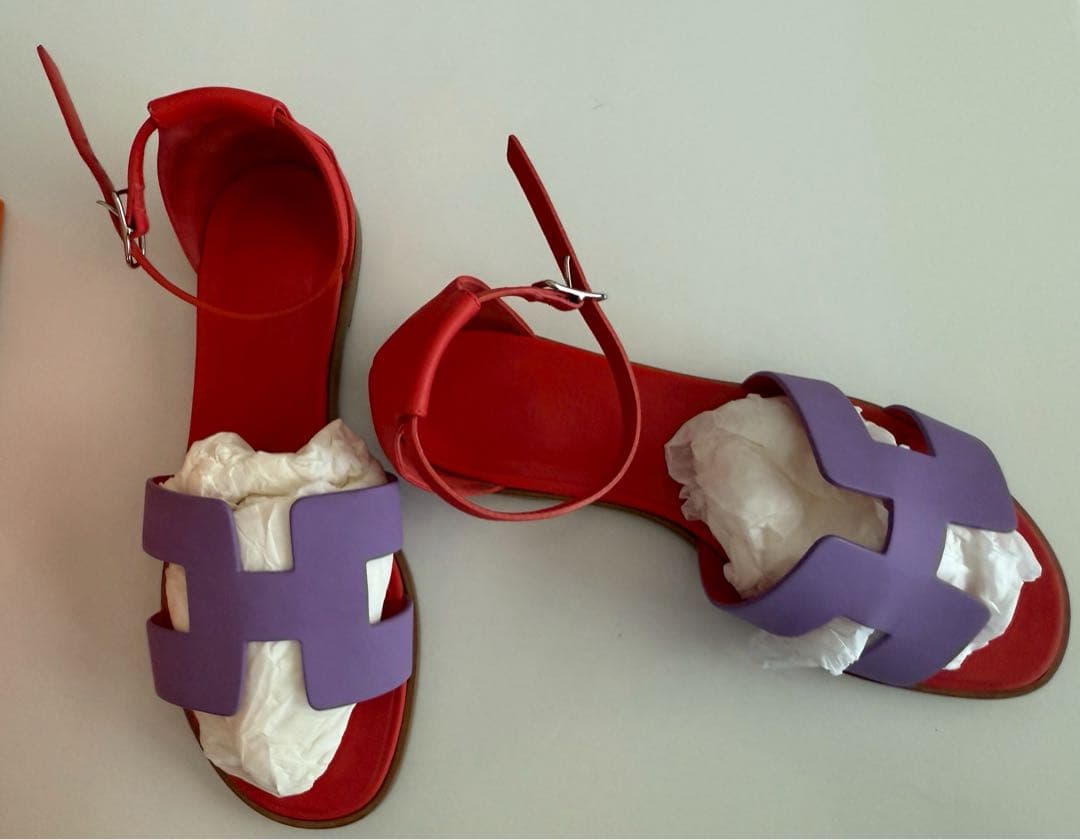 大特価・エルメス、サンダル サントリーニ、バイカラー 夏にぴったりのお色です