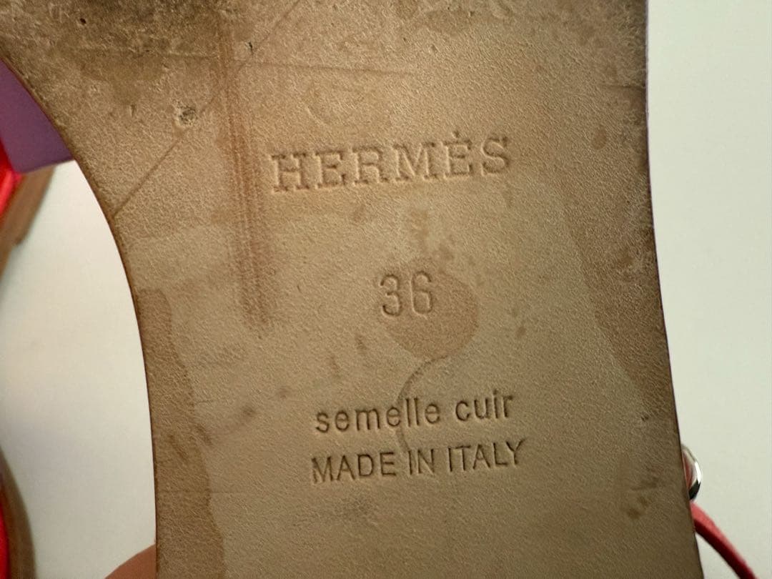 大特価・エルメス、サンダル サントリーニ、バイカラー 夏にぴったりのお色です