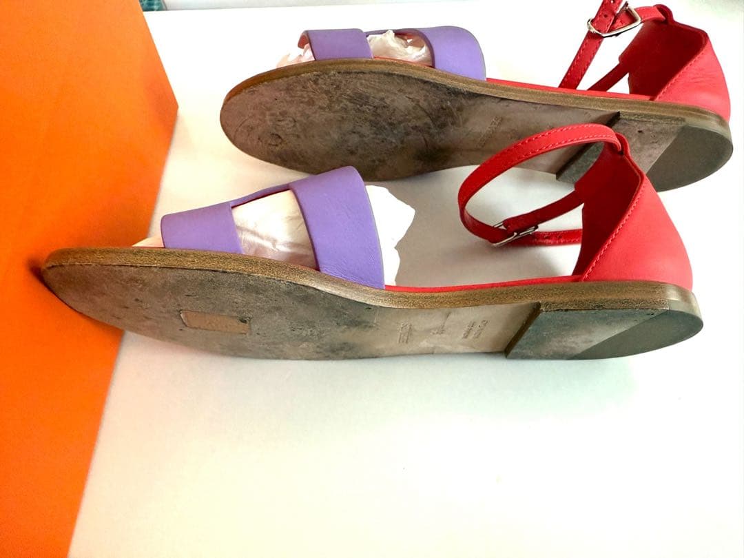 大特価・エルメス、サンダル サントリーニ、バイカラー 夏にぴったりのお色です