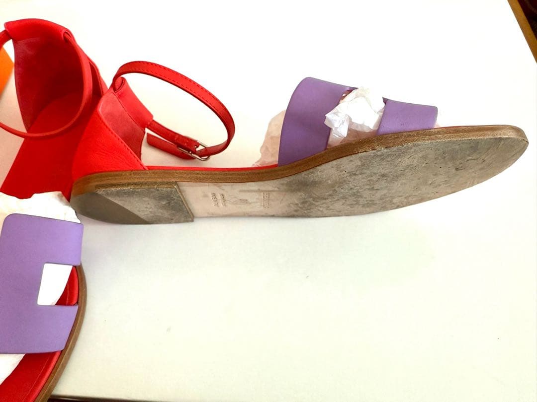 大特価・エルメス、サンダル サントリーニ、バイカラー 夏にぴったりのお色です