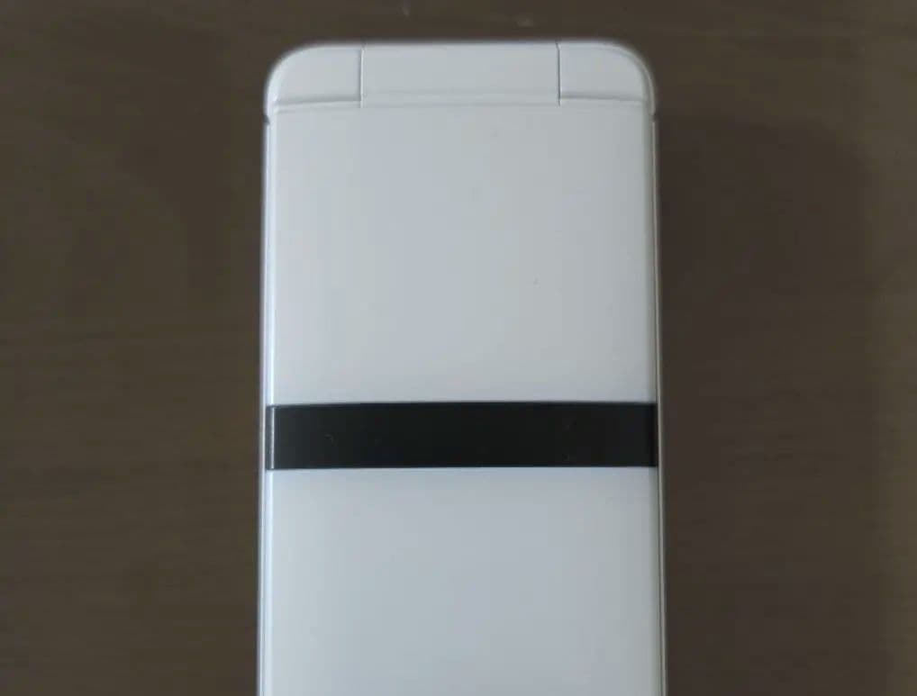 docomo DIGNO KY-42C 折りたたみ式 ホワイト