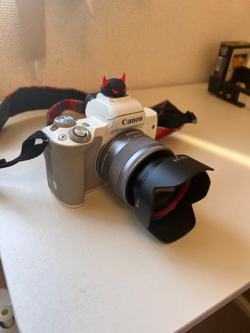 Canon EOS Kiss M ミラーレスカメラ ホワイト