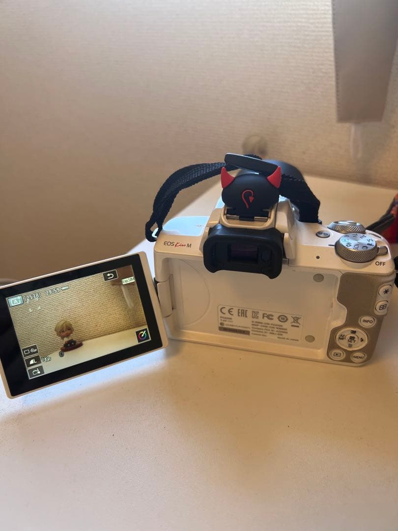 Canon EOS Kiss M ミラーレスカメラ ホワイト