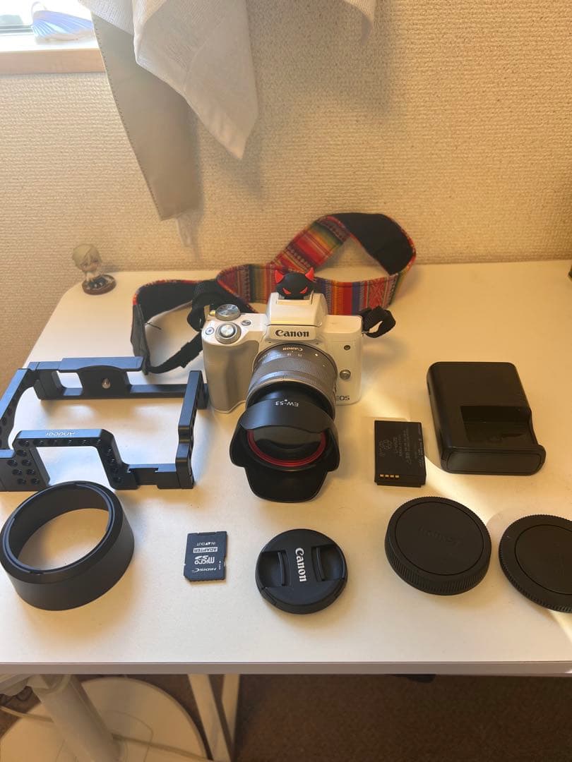 Canon EOS Kiss M ミラーレスカメラ ホワイト