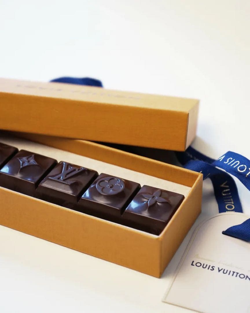 LOUIS VUITTON ダークチョコレート　ミルクチョコレート　2箱セット