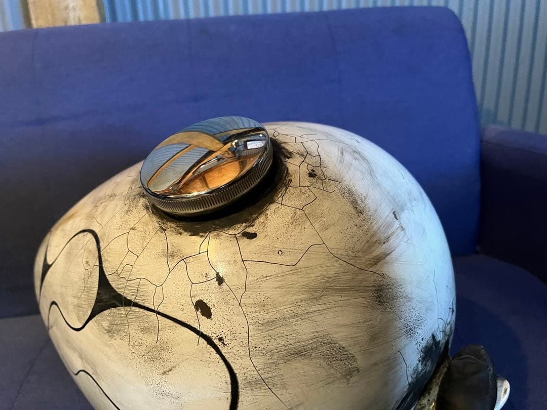 新品ピーナッツタンク エイジング塗装 ハーレー