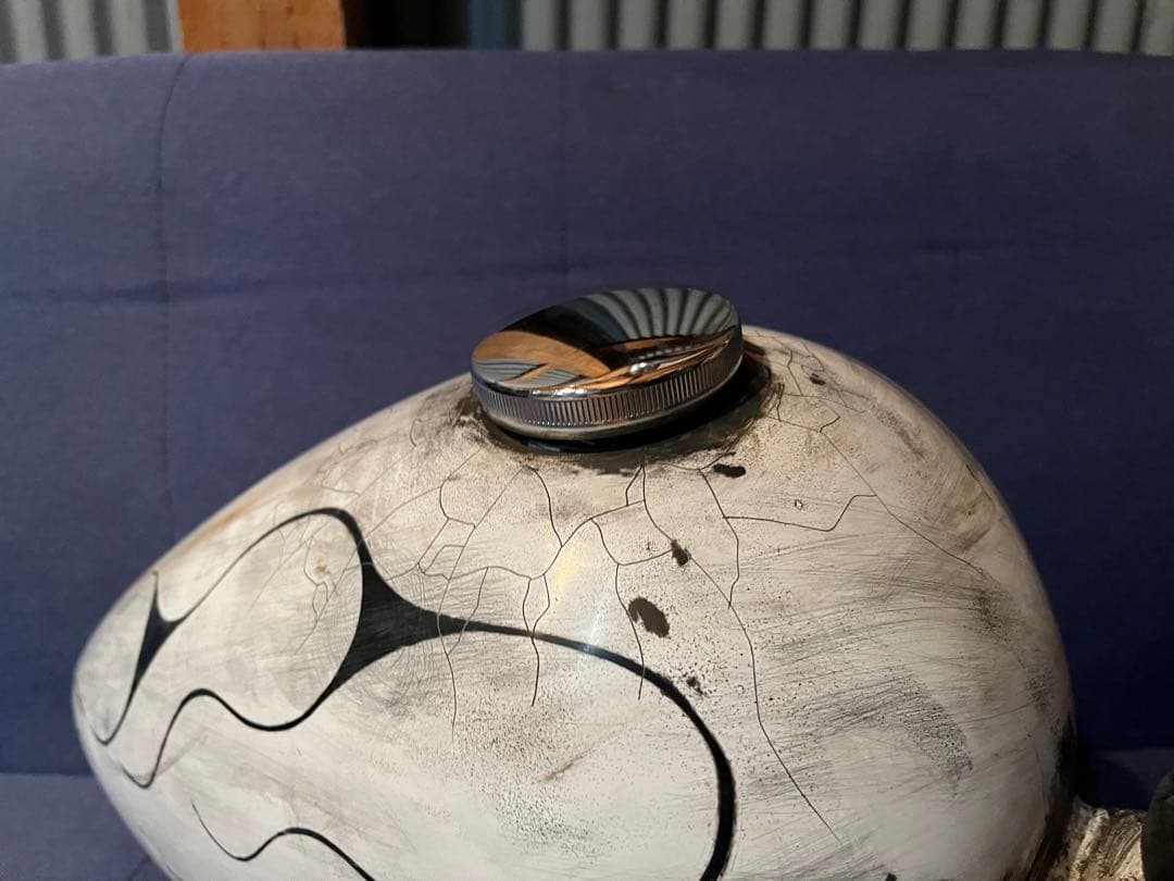 新品ピーナッツタンク エイジング塗装 ハーレー