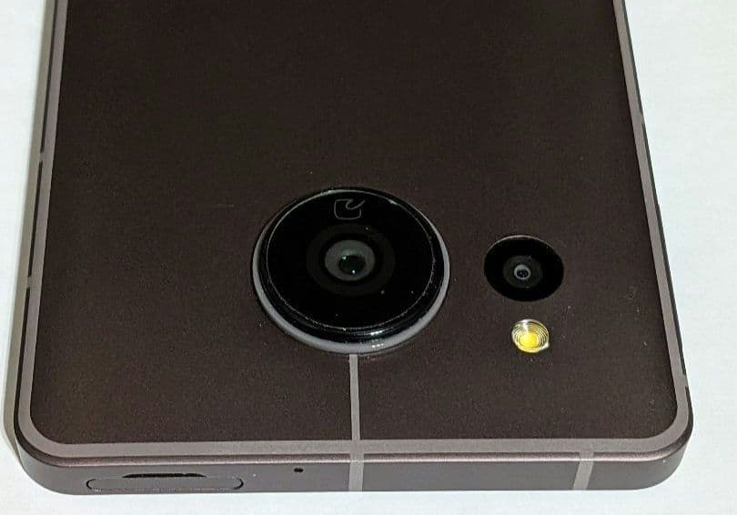 美品AQUOS Sense7 plus ディープカッパー及び付属品