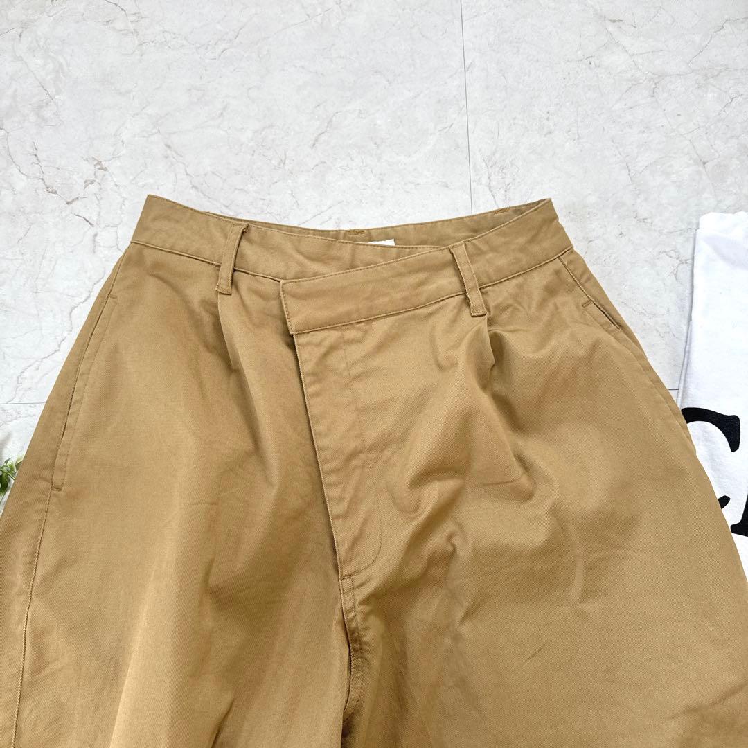 美品⭐︎room306 カーブパンツ　ウエストデザイン　チノパン　ベージュ