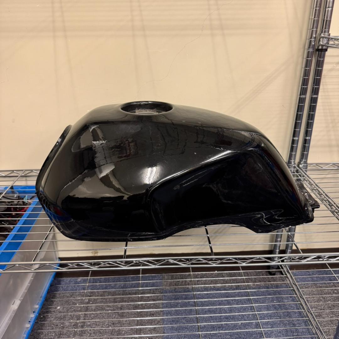 【中古】バイク用ガソリンタンク 車種不明 容量不明 ブラックカラー 現状品