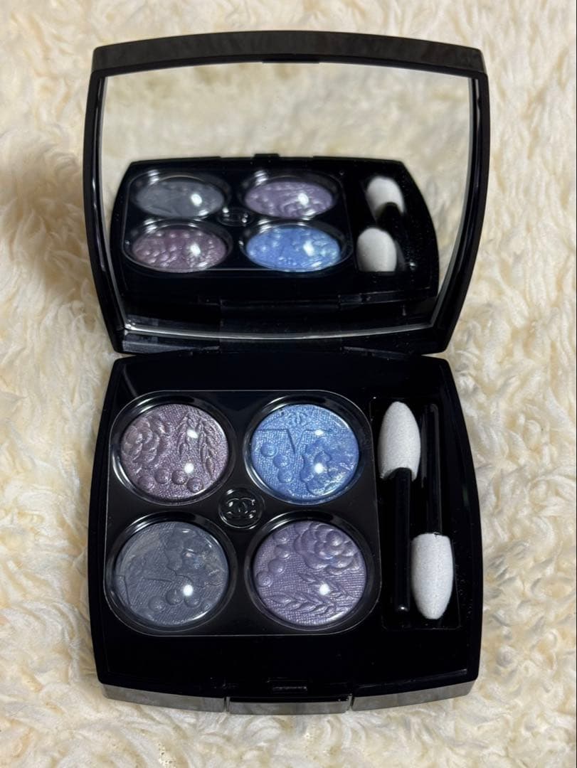 シャネルレキャトルオンブル397新品未使用品2025年ホリデー チャーム付き