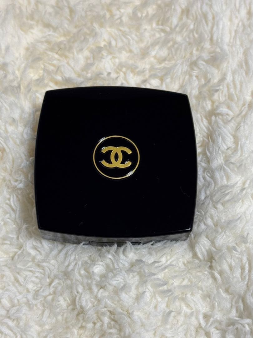 シャネルレキャトルオンブル397新品未使用品2025年ホリデー チャーム付き