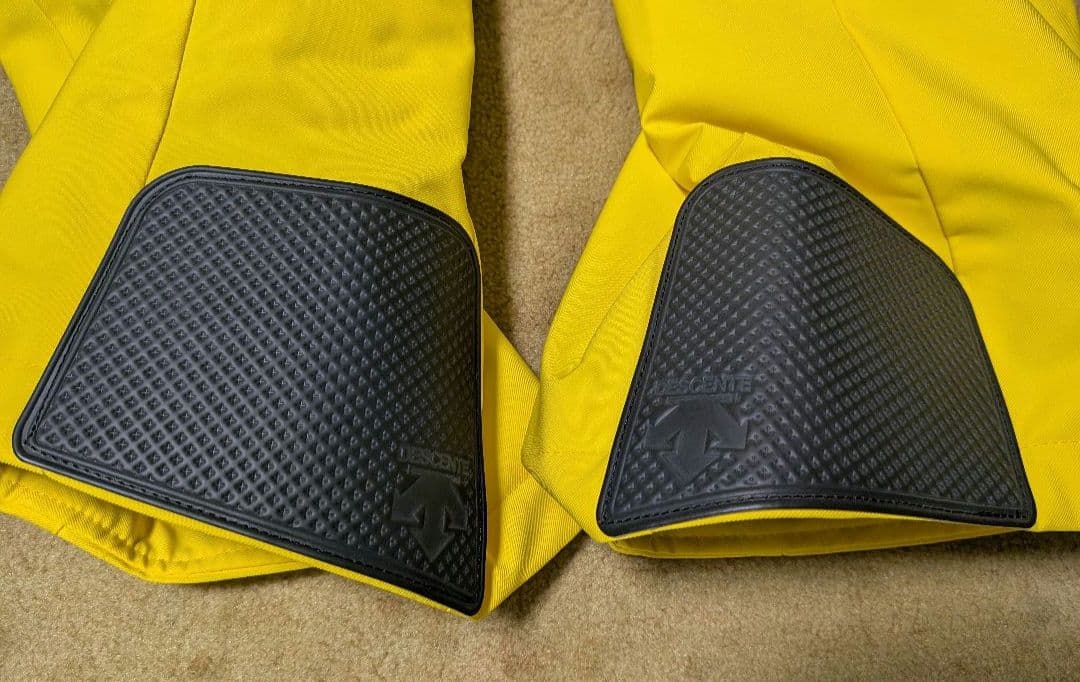 【新品タグ付き】デサントスキーパンツ イエロー ￥27500（税込）