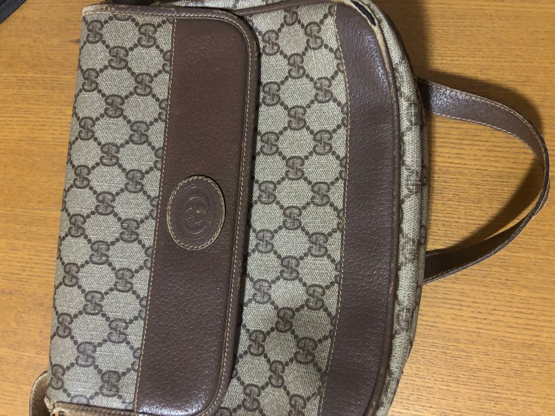 PRADAとGUCCIのバッグセット