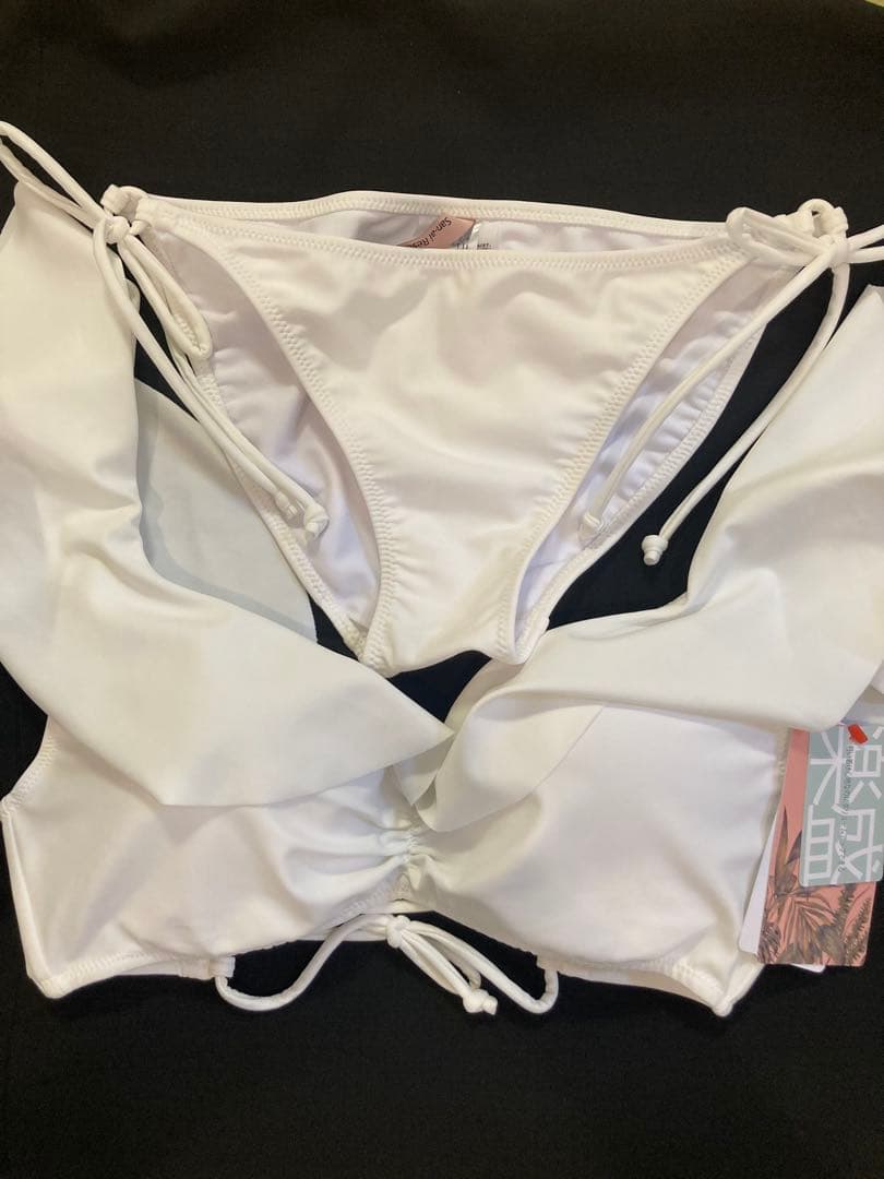 新品未使用タグ付⭐︎軽い着け心地でしっかり盛れる楽盛り水着ビキニ11LSan-ai